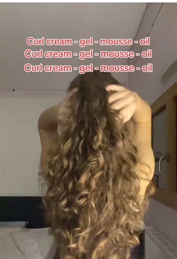 Mejores métodos para aplicar productos para cabello rizado