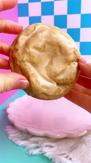 We’ve had a few warmer days and with that comes the maple syrup season! So of course we have to celebrate with a maple cookie! 🍁 The Maple Glaze: a soft maple cookie with a hint of cinnamon filled with maple cookie butter and finished with a maple glaze 😍 We have updated the recipe with our new and improved maple cookie butter recipe and it is even better than it has ever been before! Our full Easter giant stuffed cookie menu launches Saturday March 21st Ships Ontario wide! And is as always 10