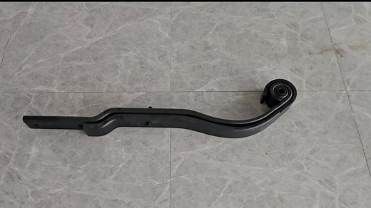 Mitsubishi Fuso Air Suspension Leaf Spring Control Arm: The Reliable Choice for Heavy - Duty Operations This Mitsubishi Fuso control arm is a core component of the air suspension system. Made of high - strength alloy material with exquisite forging technology, it features high load - bearing capacity and wear resistance. Its unique leaf spring structure works in perfect harmony with the air suspension, sensitively perceiving road conditions, providing excellent shock absorption, and ensuring sta