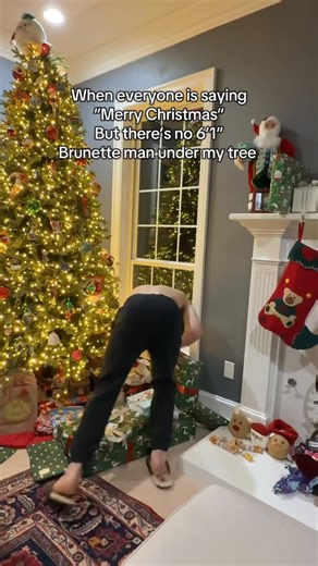 Jake Eldridge on Instagram: "Merry Christmas loves ❤️ 🎄 . . . . #christmas #dating #gay #mlm #explore"