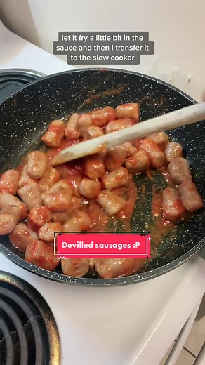 Devilled sausages in the slow cooker🌭🧅🧄🥕🥔 #momlife ##momtok ##slowcooker##fyp##fypage##fypcooking##slowcookerrecipe##easycooking##aussiemumsoftiktok