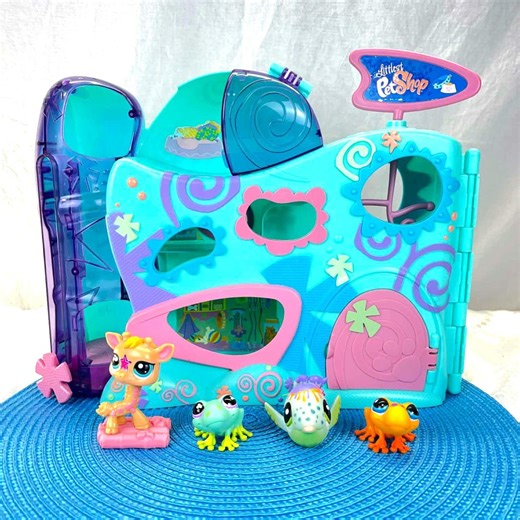 Littlest Pet Shop spa house animals Hasbro 2008 with 4 figures frog giraffe whale LPS playset vintage collection child