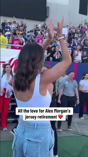 Alex Morgan ahead of her jersey retirement 👏