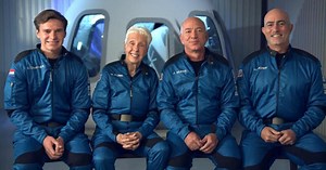 Amazon founder Jeff Bezos and New Shepard crew on traveling into space