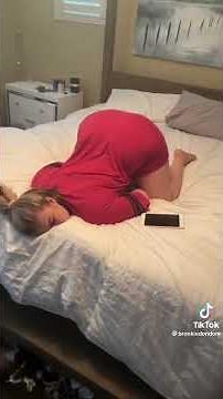 روتني أجمل نوم في غرفة النوم 😍مو طيز ضيم