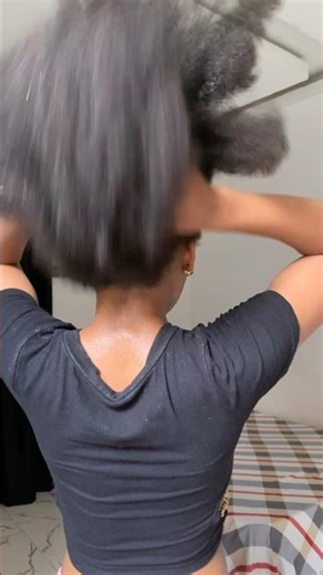SHAKING OUT MY NATURAL HAIR