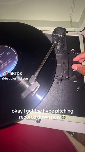 How to Play Michael Jackson Records on a Record Player
