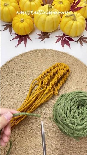 3D Pumpkin for macrame beginners #macrameknots #diy #macramemakers #macrame #macramepatterns