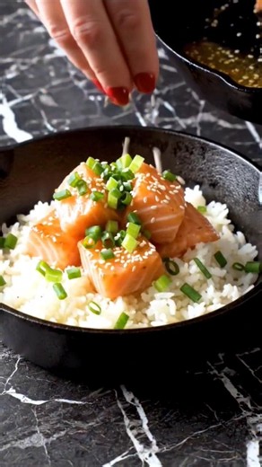 Golden Glazed Salmon Bites in Sweet Garlic Sauce 🤤