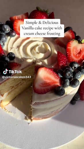 Easy and Delicious Vanilla Cake Recipe with Cream Cheese Frosting