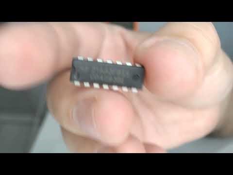 594 - The CD4093 IC - Hysteresis NAND Gates