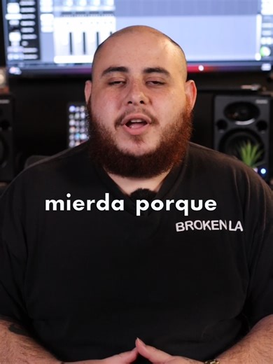 Si tu 808 o bajo está desafinado, tu canción nunca va a sonar profesional. Antes de mezclar, antes de comprimir, antes de masterizar… tienes que afinar el bajo. En FL Studio, el proceso es simple: 🎹 Identifica la tonalidad del beat (puedes usar Edison o un afinador). 🎛 Ajusta la root note del sample si usas 808. 🎼 Usa Scale Highlighting en el Piano Roll para no salirte de la escala. 👂 Afina también por oído, no solo por lo que diga el plugin. 🎧 Y siempre chequea el bajo con el beat completo