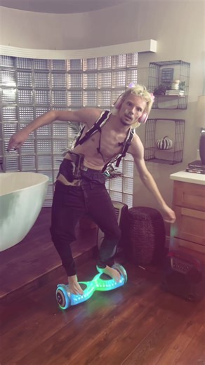 ticklethomps0n (@ticklethomps0n)’s video of nascar aloe