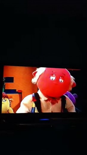 Tweenies Songs And Surprises Max Sits On The Whoopee Cushion