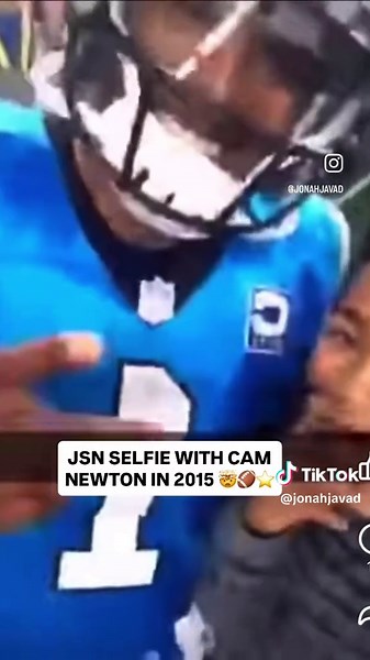 🤯 THROWBACK: JSN SELFIE WITH CAM NEWTON IN 2015! 🏈 10 years ago, a 13-year-old Jaxon Smith-Njigba (Rockwall, TX) attended the Dallas Cowboys Thanksgiving game vs. the Carolina Panthers as an extra for the halftime show. ⭐️ JSN snagged a selfie with Cam Newton — who went on to win MVP and play in Super Bowl 50 that year. 🔥 Fast forward a decade and JSN is the NFL’s leading receiver… by a lot. #fyp #explore #nfl #football #throwback @Cam Newton
