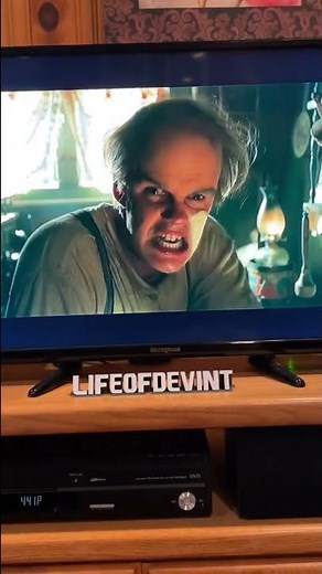 BILL SKARSGARD HAD NIGHTMARES AFTER FILMING IT CHAPTER 2