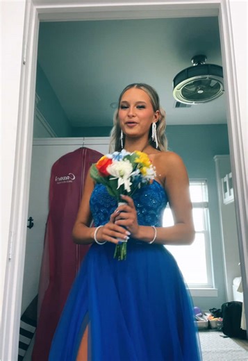 HAPPY PROM💙🦋#fyp #prom #blue #viral #foryou #viralvideo