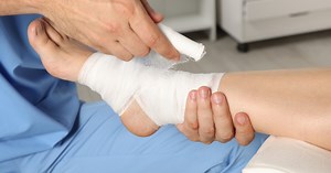 Stubborn wounds meet their match in cold plasma jet-charged dressing