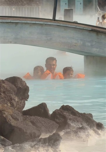10/10 experience 🥲🧖🏼‍♀️ #bluelagoon #iceland #travelingwithkids #toddlersoftiktok #momsoftiktok
