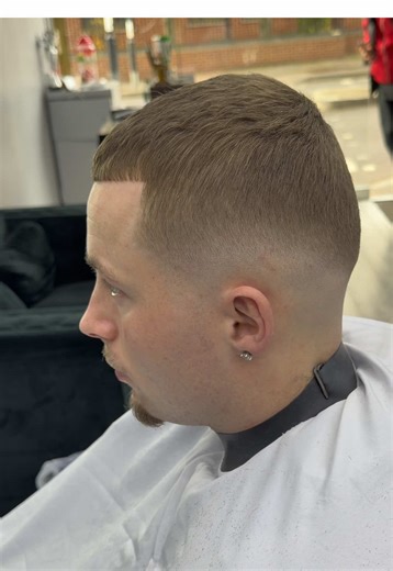 Buzz Cut “tutorial”😮‍💨✂️ • • ‼️BOOK NOW‼️📲via DM or whats app 📞 • • #skinfade #buzzcut #barber #goviral #fyp