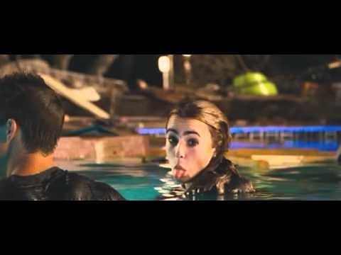 Abduction 2011 bloopers-Taylor Lautner and Lily collins