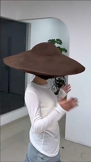 Her Hair Turned Into a UFO?! 👽#UFOHair #AlienHair #HairArt #CrazyHairTrend #helpmemakethismakesense