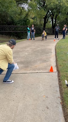 Highlights of the 10 yard dash! Who said Bassets are slow? | North Texas Basset Hound Rescue, Inc