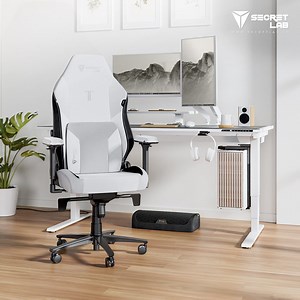 Cerchi consigli per arredare il tuo studio casalingo? Abbiamo creato cinque postazioni diverse, ispirate a stili popolari di interior design. Che tu sia appassionato della calma eleganza dello Japandi o la ruvidità degli interni in stile industriale, puoi creare una postazione Secretlab che si abbini perfettamente all'estetica della tua casa. | Secretlab