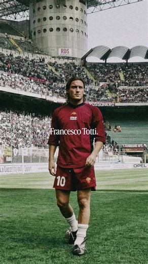 Francesco Totti. A style icon. ✨ #totti #francescototti #blokecore #fashion