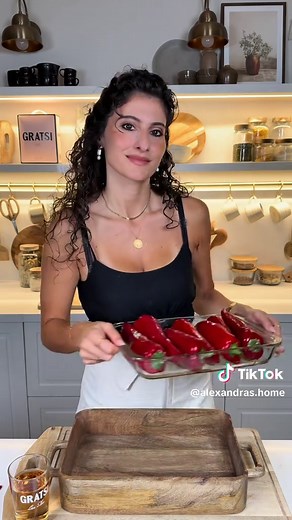 Sweet roasted red peppers and creamy, tangy feta make a delicious Greek-inspired combination. Filled with spring onions, garlic, and herbs, these peppers are simple to prepare and full of Mediterranean flavor. Serve them as an appetizer, a side dish, or a light meal with crusty bread to soak up the juices. Ingredients • 6–7 red peppers • 500 g (about 1.1 pounds) Greek feta cheese, crumbled • 3 spring onions, sliced • 3 garlic cloves, thinly sliced • 2 teaspoons dried oregano • Chili flakes (bouk
