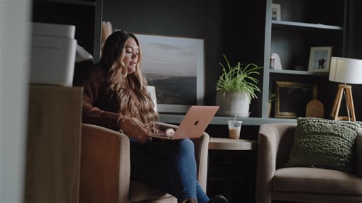 You don’t just need any agent when you are moving to or from Joint Base Elmendorf-Richardson and the South Central Alaska area. You need a calm, steady, honest team when your whole life is changing. Because moving to or from Alaska isn’t just moving… It’s: PCS orders you did or didn’t ask for. A timeline that’s way too tight. A spouse trying to be strong while you’re lowkey panicking. Kids who don’t understand why they have to say goodbye again. A dog that somehow knows something’s up. And you m