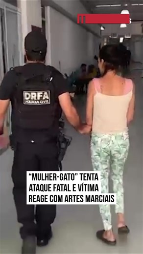 Condenada por tentativa de l4tr0c1n1o, Jéssica Silva Dias Batalha, conhecida como “Mulher-Gato”, foi presa nessa segunda-feira (23/3) na #BarradaTijuca, zona oeste do #RiodeJaneiro. A prisão foi realizada por agentes da Polícia Civil do Estado do Rio de Janeiro, que cumpriram um mandado de prisão definitiva expedido pela Vara de Execuções Penais do Tribunal de Justiça do Rio. A mulher foi encontrada na Avenida das Américas após investigações conduzidas por policiais da Divisão de Roubos e Furtos