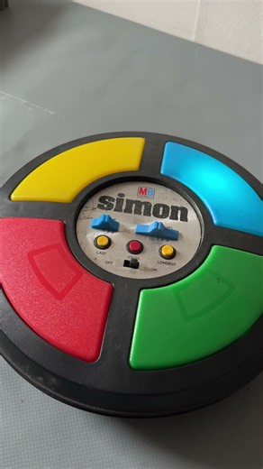MB Games Simon. It gets much more difficult! #simon #mbgames #1980s #game #games
