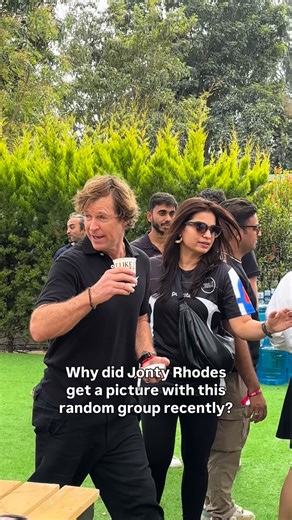 Stride Run Club on Instagram: "Jonty Rhodes got a picture with this group. A simple marketing idea made this happen. [ run clubs in bangalore, run groups , fitness community , marathon training , cubbon park run club , hsr run group , indiranagar club , running tips ]"