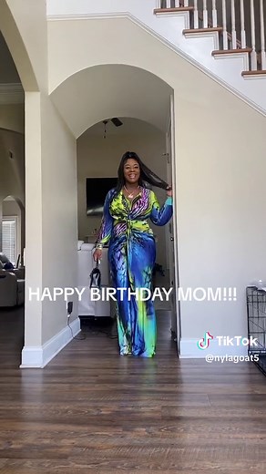 Happy Birthday Mom! Iconic Birthday Photoshoot with Stepmom