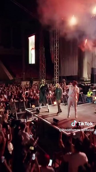 Connect-R - Na Janau Live Performance in Romania