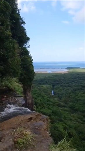 絶景！最高の景色 沖縄で最も落差の大きい滝 西表島ピナイサーラの滝 Pinaisara Falls IIiomote Island Okinawa Japan