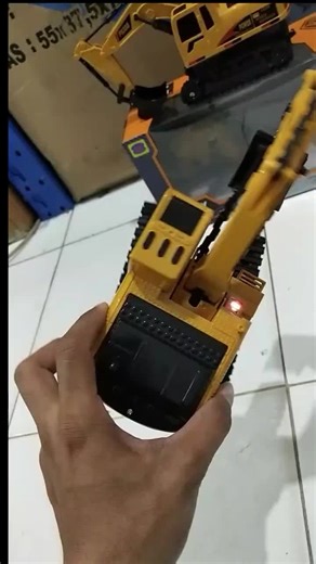 Mobil Beko Murah untuk Anak dengan Remote Control