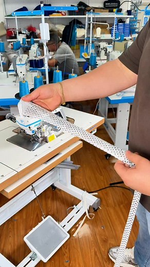 6.5K views · 538 reactions | Did you know there’s an overlock sewing machine that works without using your feet? Available 3 threads 4 threads 5 threads 6 threads Comes fully assembled with table and motor — Free shipping to 35 U.S. states!  #jacksewingmachine #overlock #sewingproject #sewingmachine #ai | Supra Sewing | Facebook