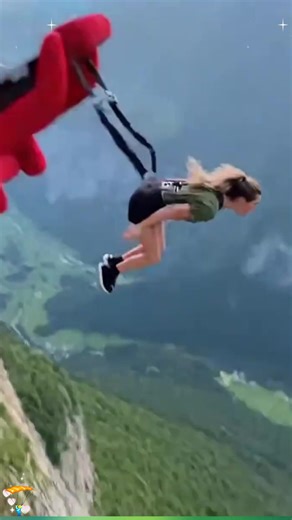 I bet they regret it🤣🏊‍♂️🤣 #BungeeJump #extremesports #bungee #regret #AdrenalineRush
