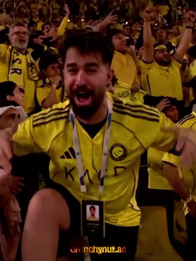 Ronaldo Sui: A Christmas Edit You Can't Miss!