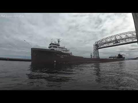 That Rolls-Royce Bergen diesel engine is really rumbling! The Lee A Tregurtha rumbles out of Duluth.