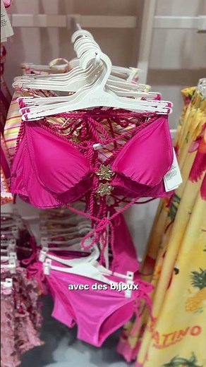 ✨ Trend alert: find the perfect swimsuit to shine all summer long! ☀️👙