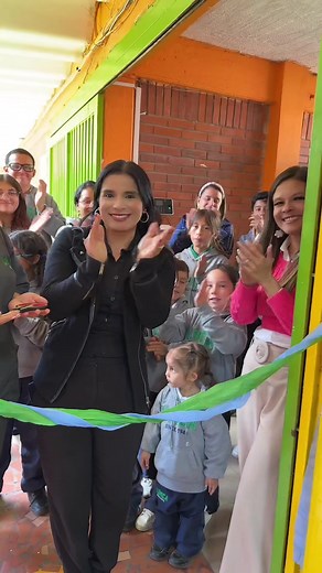 Hoy inaguramos nuestra nueva sala de informática 💚💙 #teamliceista
