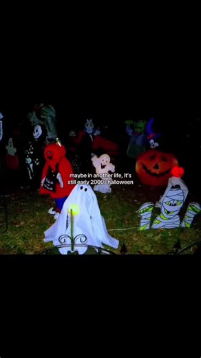 why does nostalgia have to be so gut wrenching 😔 #halloween #nostalgia #nostalgiacore #aesthetic #halloweentok