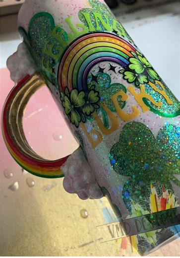 ☘️❤️ #glittertumbler #epoxytumbler #fyp #stpatricksday #tumblermaker | Glitter Tumblers