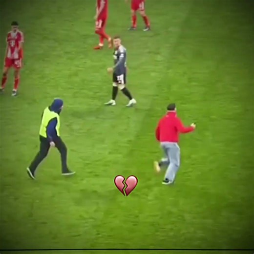 Bluetooth slip 😂 #football #edit