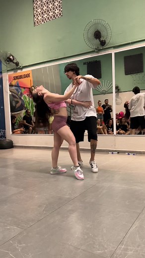 É o famoso pega beat 🔥 #Brazilianzouk #zouk #dance #couplesdance @Jessica Lamdon 💜💜