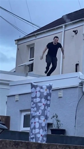 When you catch ya neighbor side piece fleeing the scene #nomadicreese