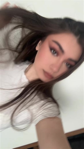 Videoclipuri postate de Alina Sucoverschi (@sucoverschi) cu Keep Ya Head Up - 2Pac